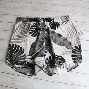 Worthington Women's Athletic Shorts Plus Size 1X Gray Black White Floral